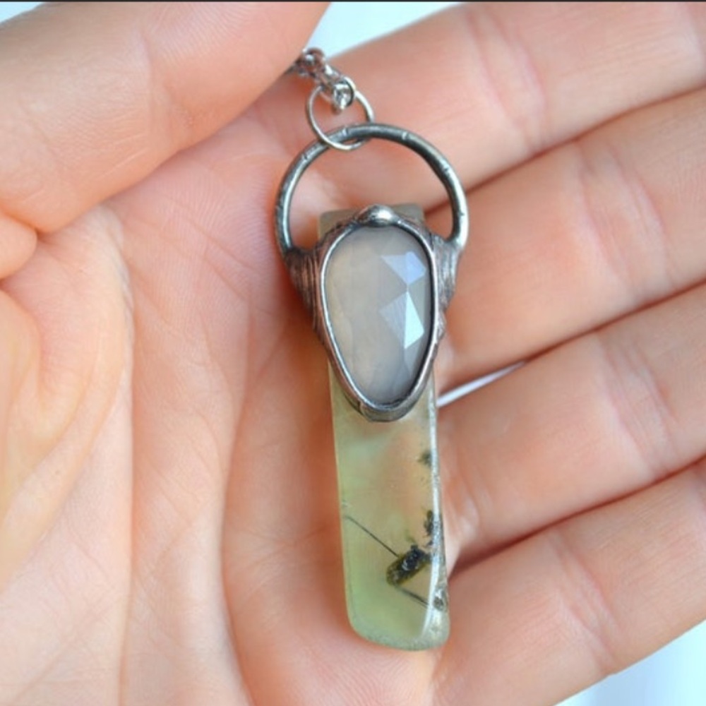 Prehnite & faceted peach moonstone Tiffany technique crystal pendant - Picture 1 of 14